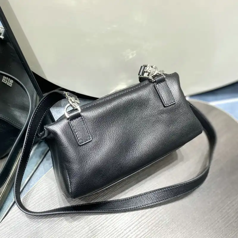 Givenchy Bag 2209SW0042