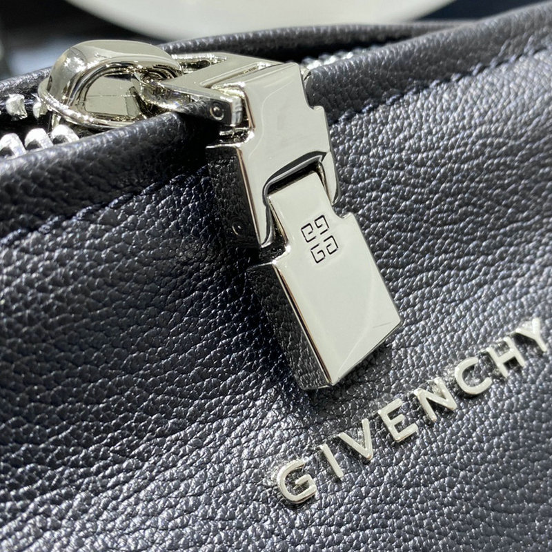 FASH Givenchy Bag 2209SW0042