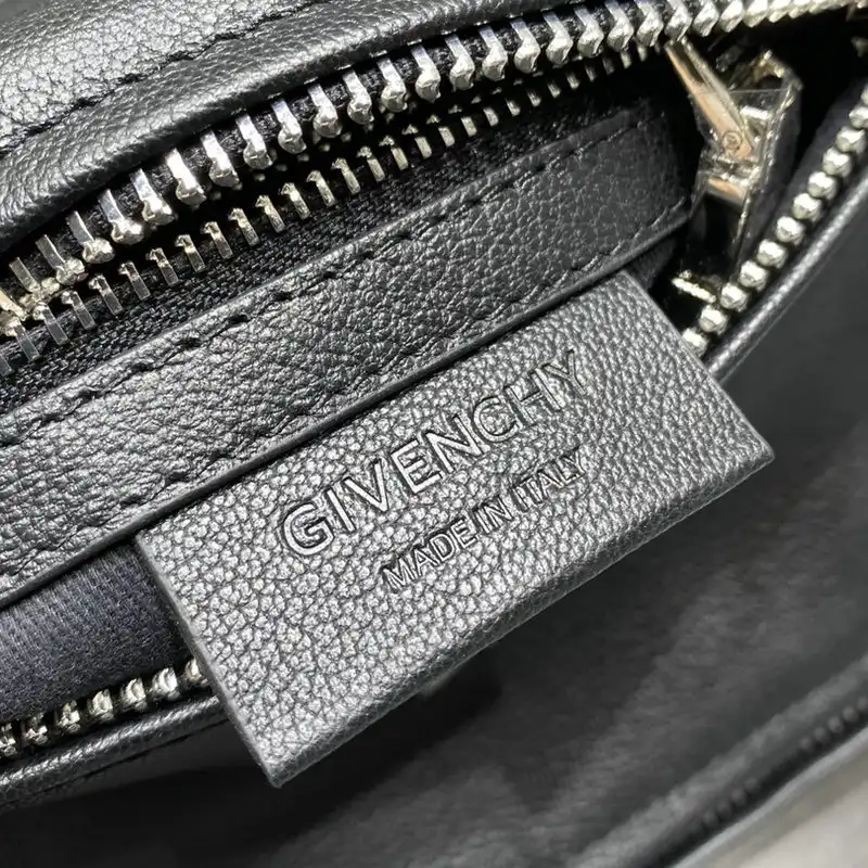 Givenchy Bag 2209SW0042