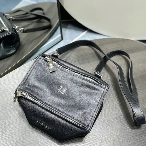 Givenchy Bag 2209SW0042