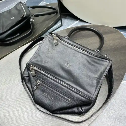 Givenchy Bag 2209SW0044