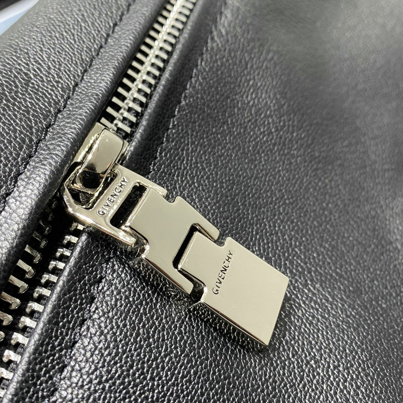 FASH Givenchy Bag 2209SW0044