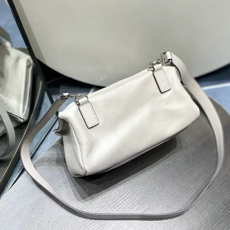 Givenchy Bag 2209SW0045