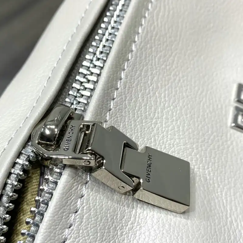 Givenchy Bag 2209SW0045