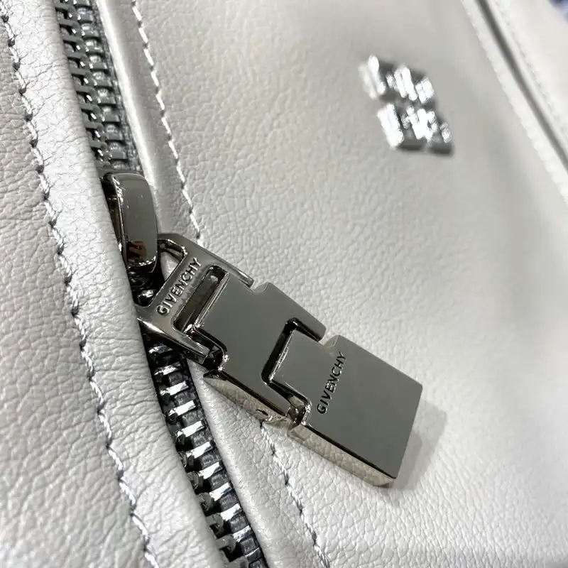 Fashionrep Givenchy Bag 2209SW0046