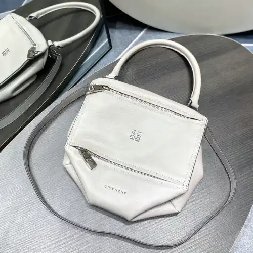 Givenchy Bag 2209SW0046