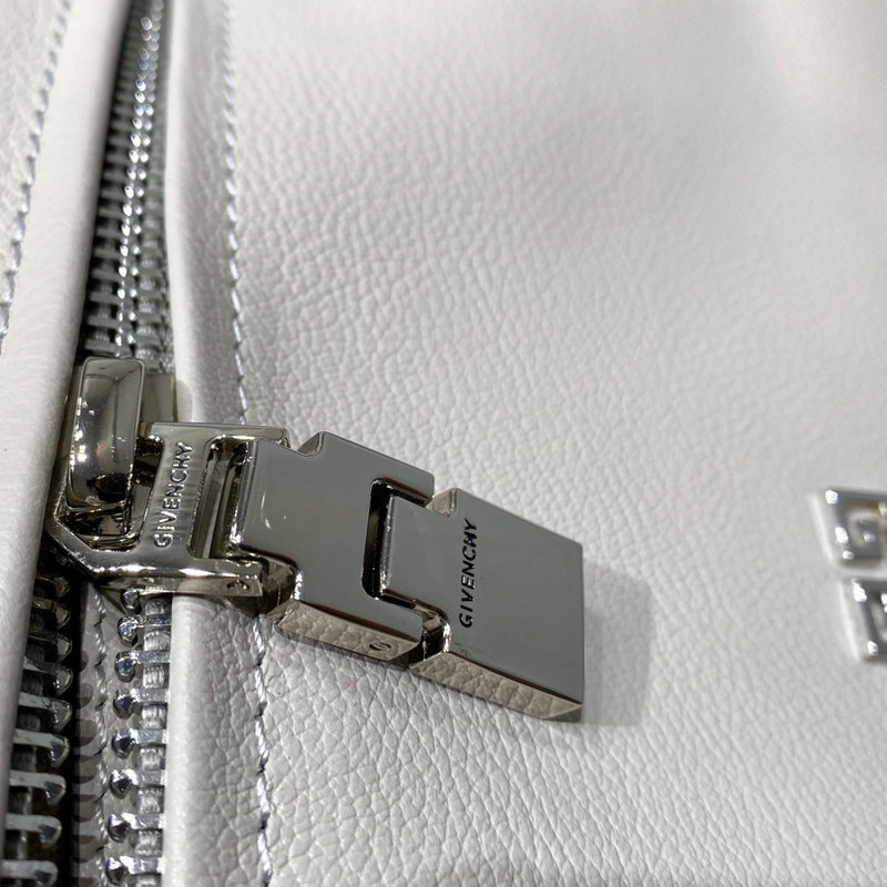 FASH Givenchy Bag 2209SW0047