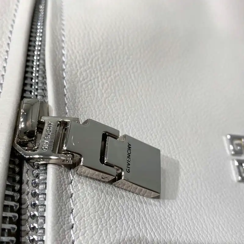 Givenchy Bag 2209SW0047