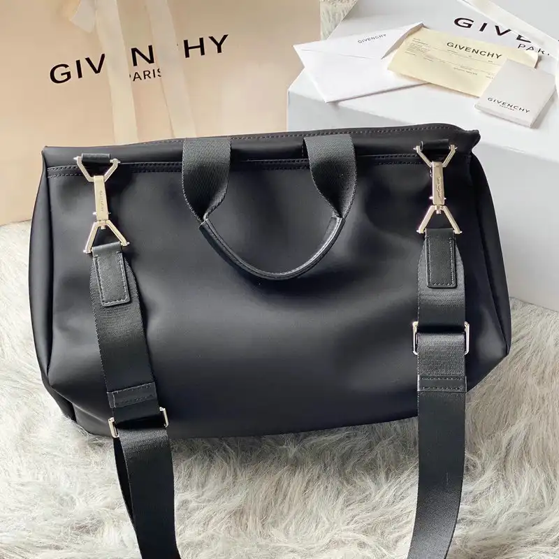 Givenchy Bag 2209SW0049