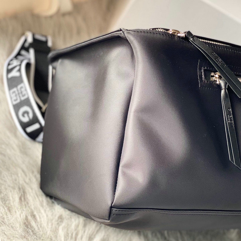 FASH Givenchy Bag 2209SW0050