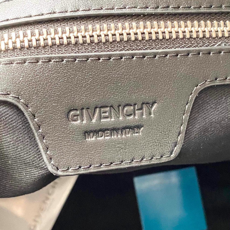 FASH Givenchy Bag 2209SW0050