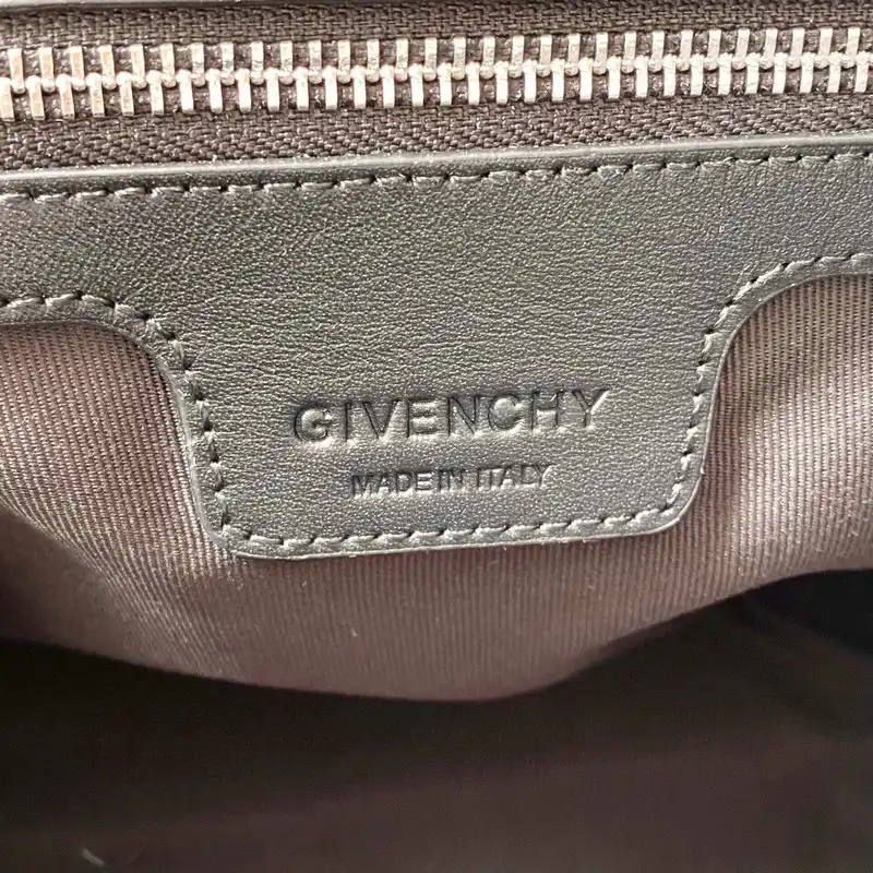 Fashionrep Givenchy Bag 2209SW0052