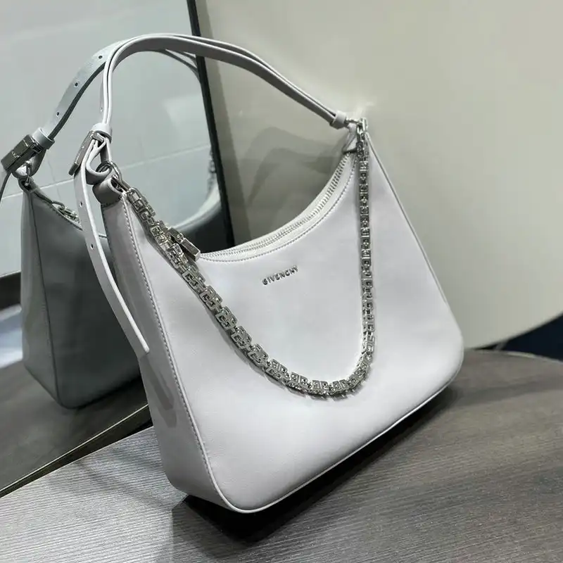 Givenchy Bag 2209SW0056