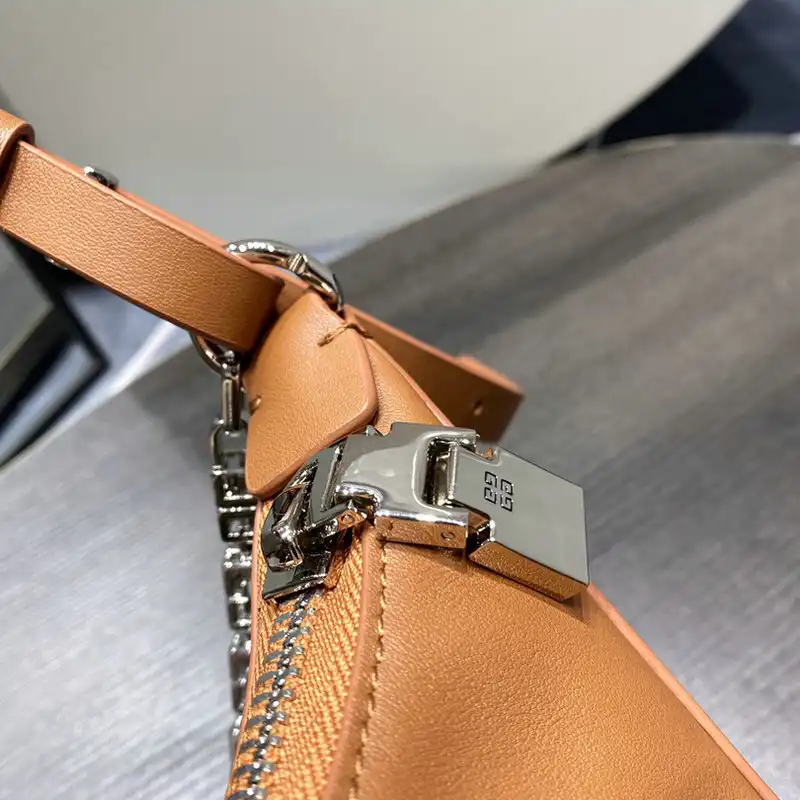 Givenchy Bag 2209SW0057