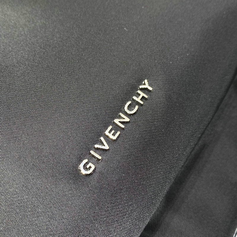 FASH Givenchy Bag 2209SW0061