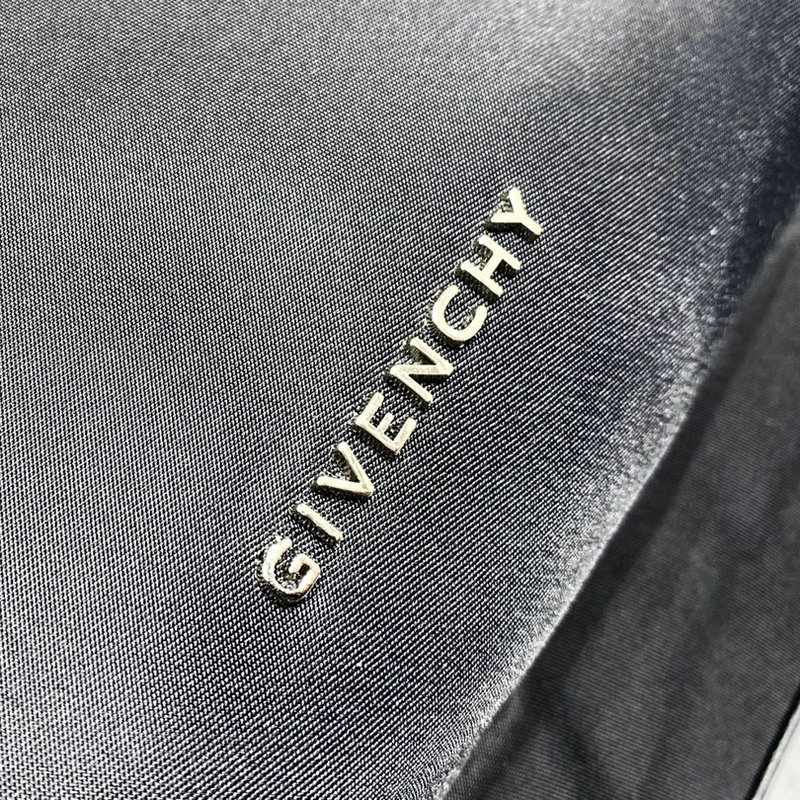 FASH Givenchy Bag 2209SW0063