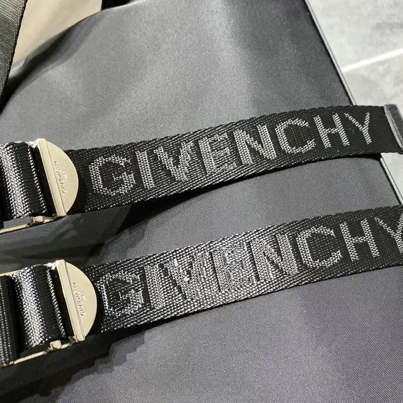 Fashionrep Givenchy Bag 2209SW0063