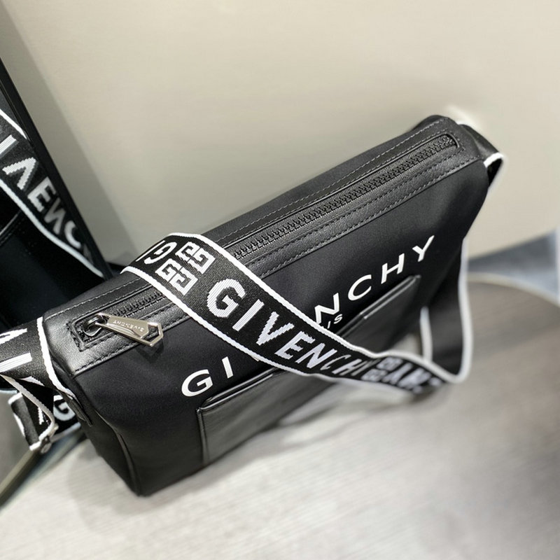 FASH Givenchy Bag 2209SW0069