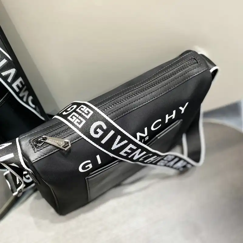 Givenchy Bag 2209SW0069