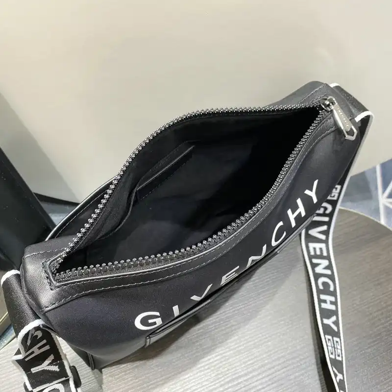 Givenchy Bag 2209SW0069