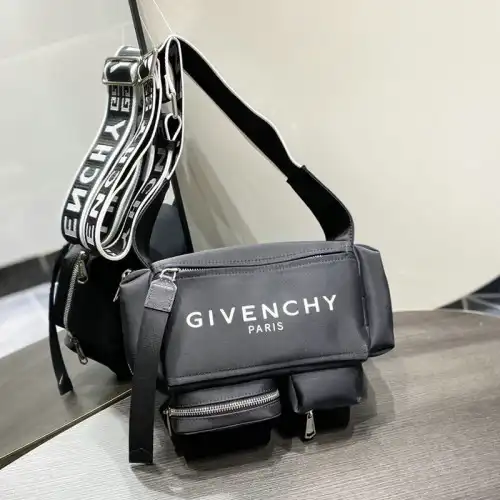 Fashionrepsfam ru Givenchy Bag 2209SW0075