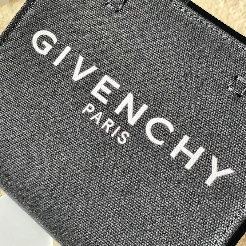 Fashionrepsfam ru Givenchy Bag 2209SW0079