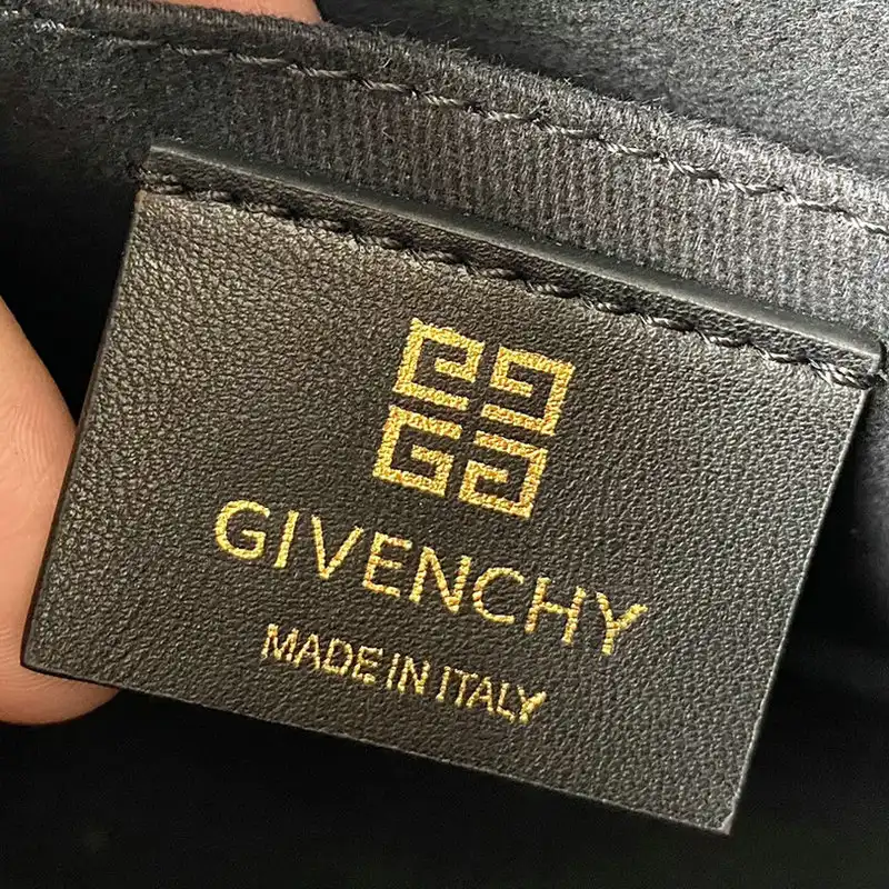 Givenchy Bag 2209SW0080