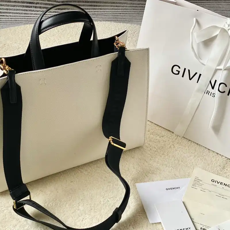 Givenchy Bag 2209SW0082