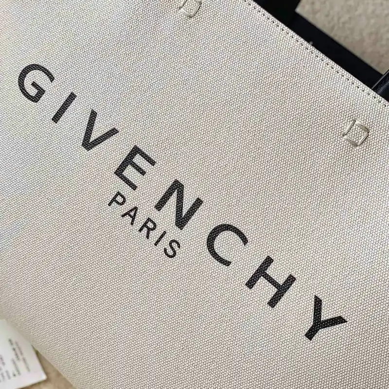 Givenchy Bag 2209SW0082