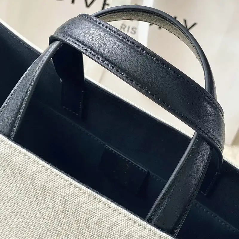 Givenchy Bag 2209SW0082