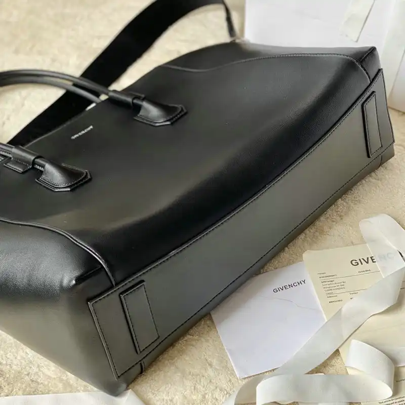 Givenchy Bag 2209SW0083