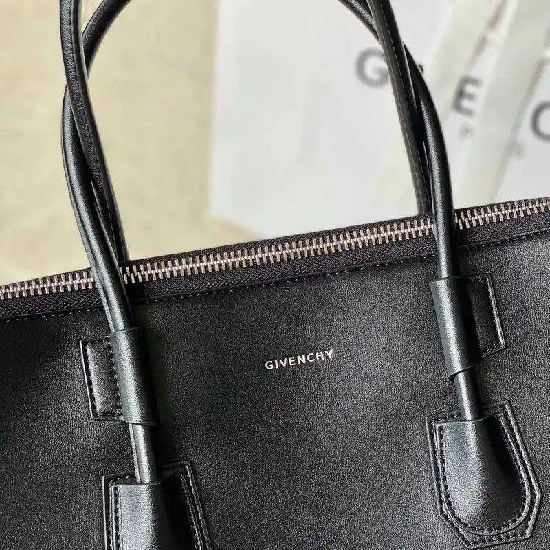 Givenchy Bag 2209SW0083