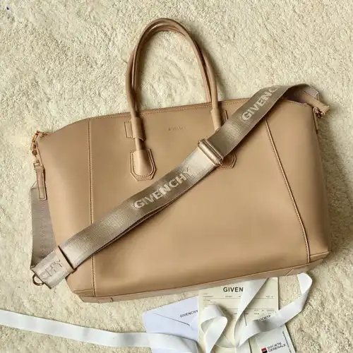 Givenchy Bag 2209SW0085