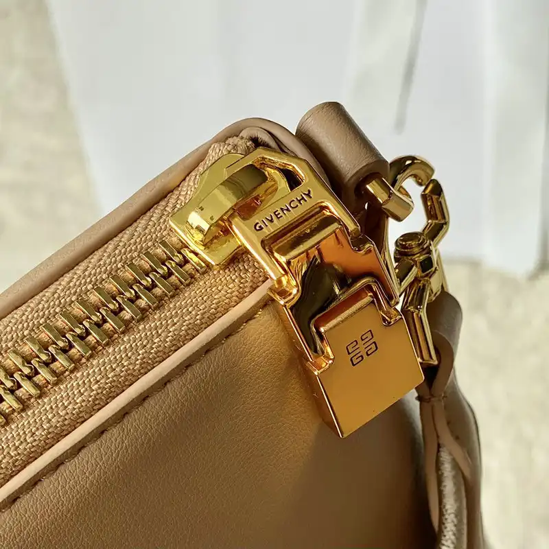 Givenchy Bag 2209SW0085