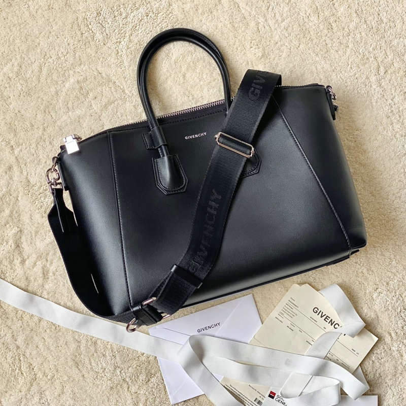 FASH Givenchy Bag 2209SW0086