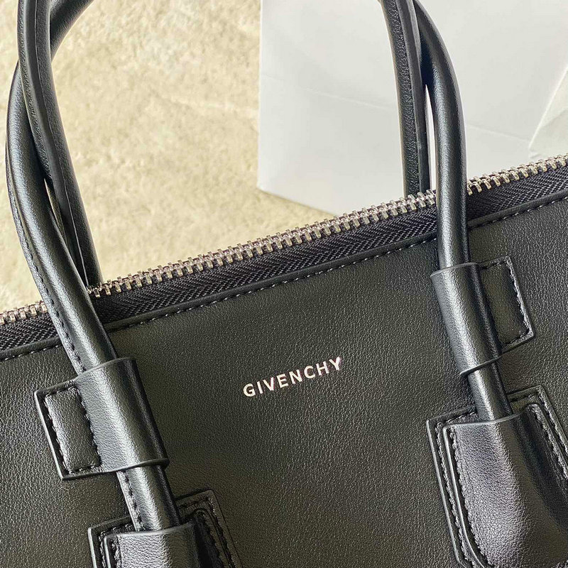 FASH Givenchy Bag 2209SW0086