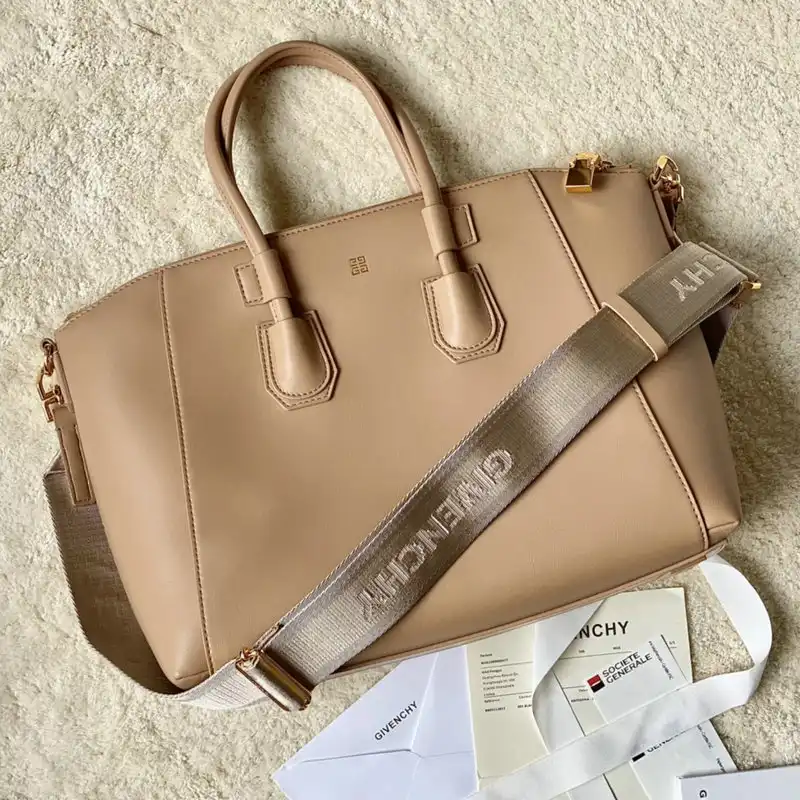 Givenchy Bag 2209SW0088