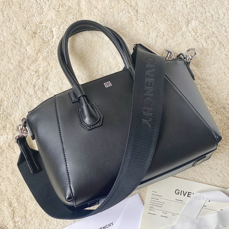 FASH Givenchy Bag 2209SW0089