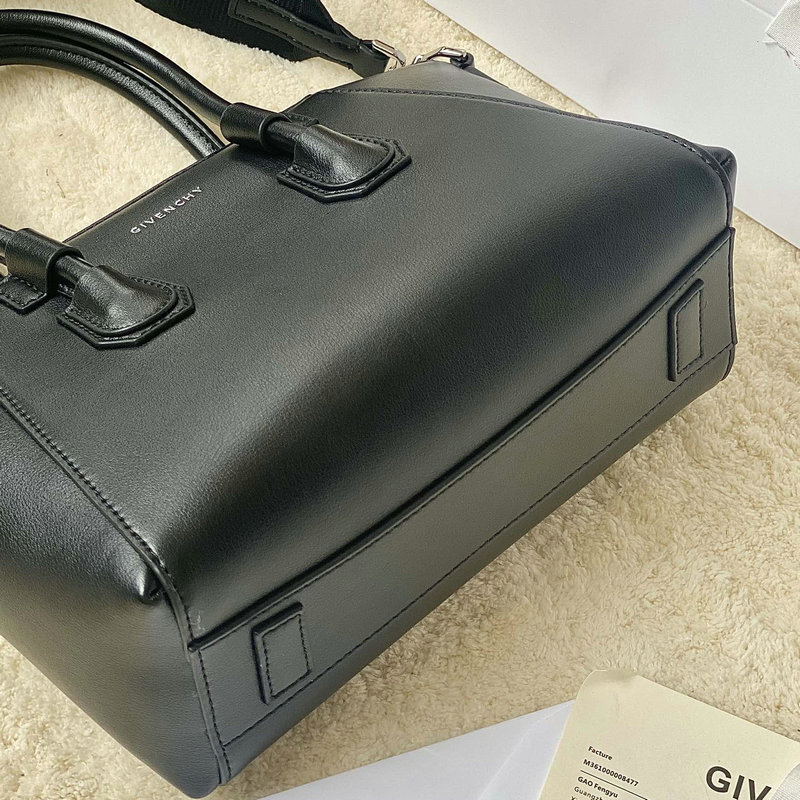 FASH Givenchy Bag 2209SW0089