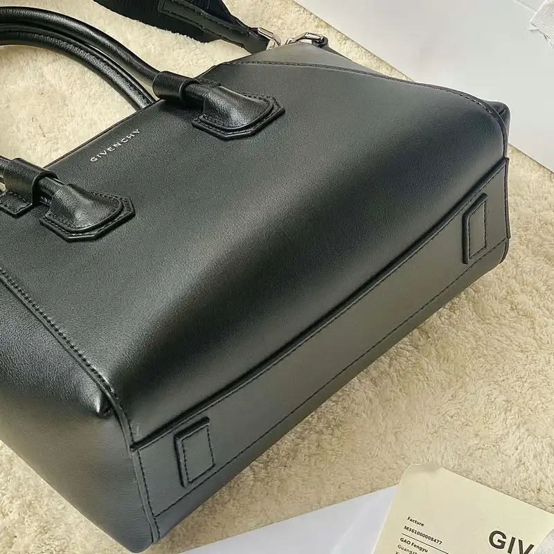 Givenchy Bag 2209SW0089