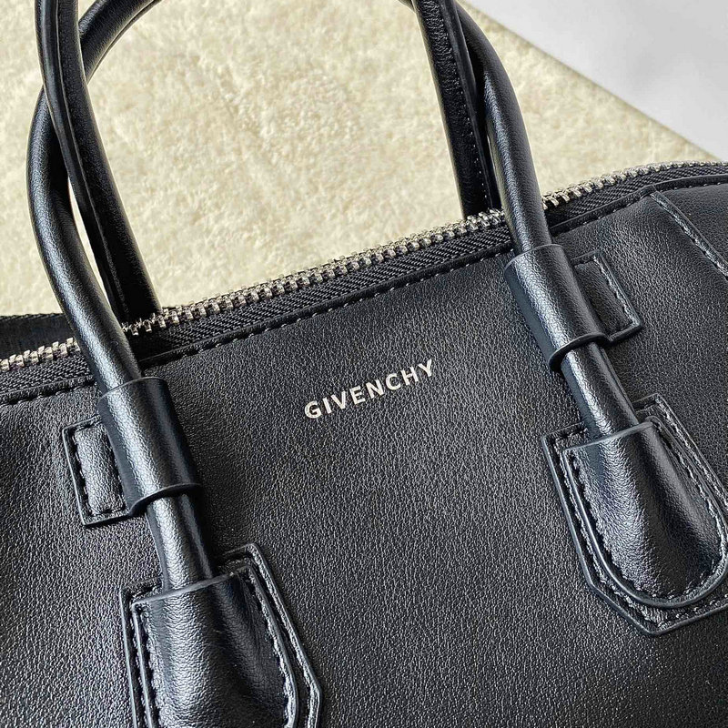 FASH Givenchy Bag 2209SW0089