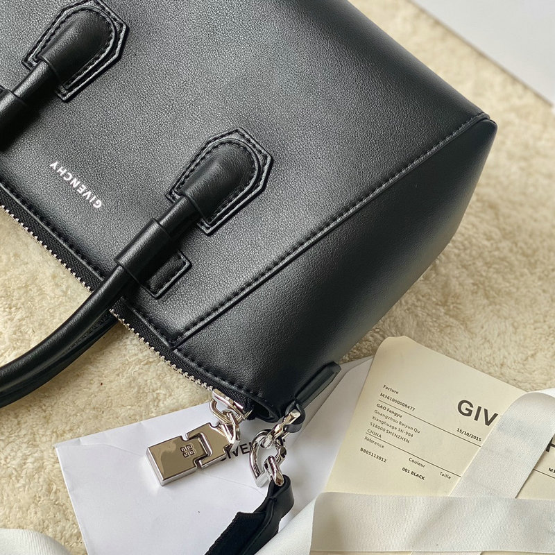 FASH Givenchy Bag 2209SW0089