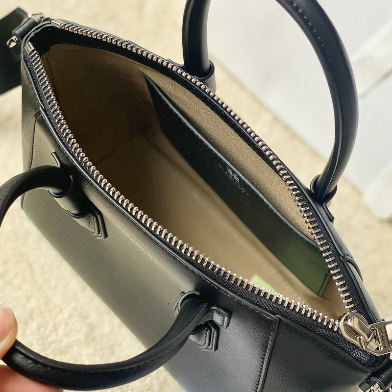 FASH Givenchy Bag 2209SW0089