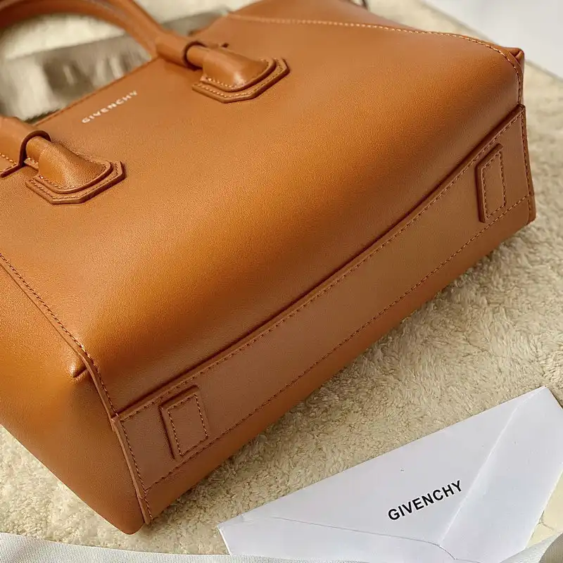 Givenchy Bag 2209SW0090