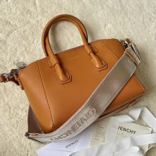 Givenchy Bag 2209SW0090