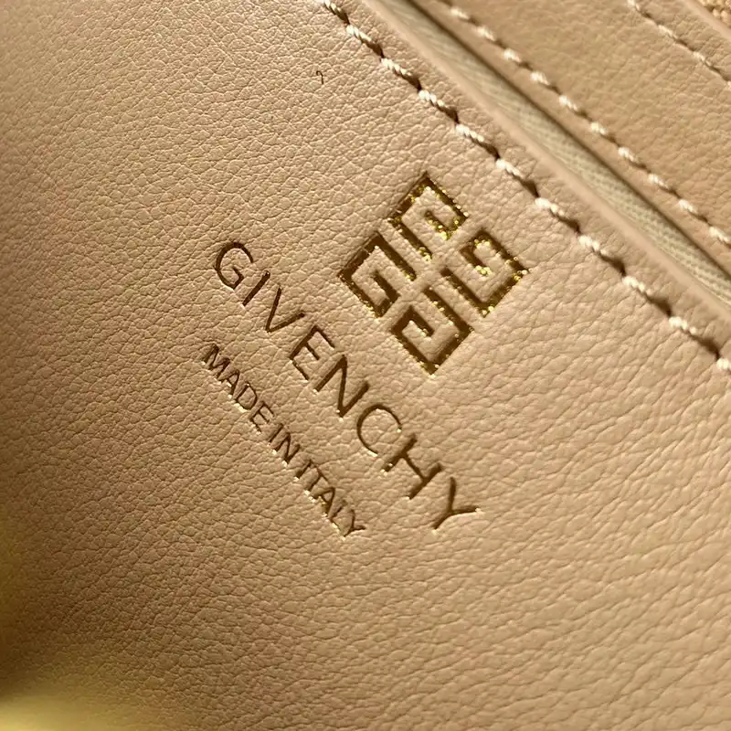 Givenchy Bag 2209SW0091