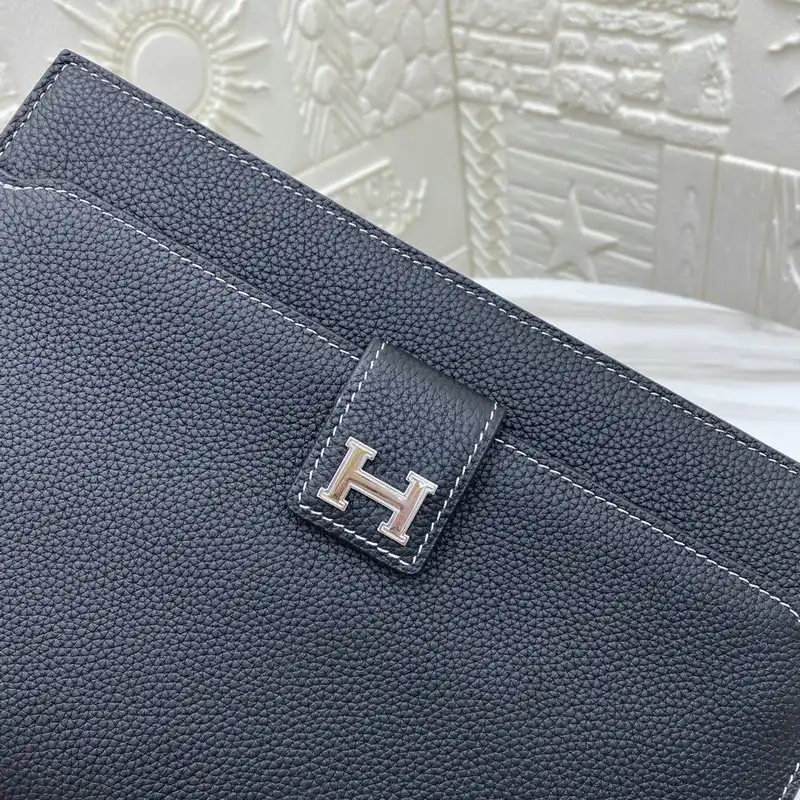 Hermès Bag 2209YZ0002