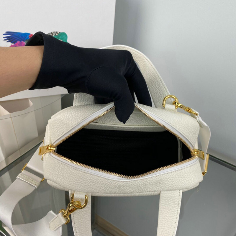 FASH Prada Bag 2209YZ0019