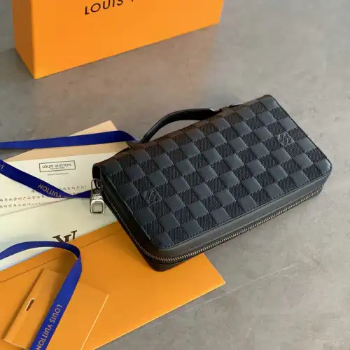 LV Bag 2209YZ0039