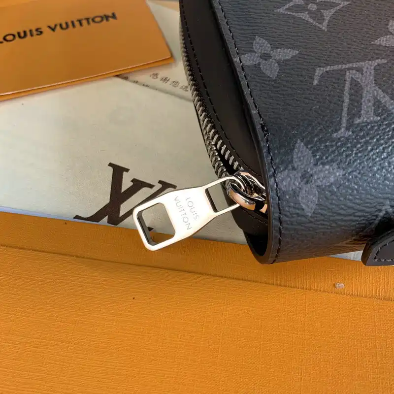 LV Bag 2209YZ0042